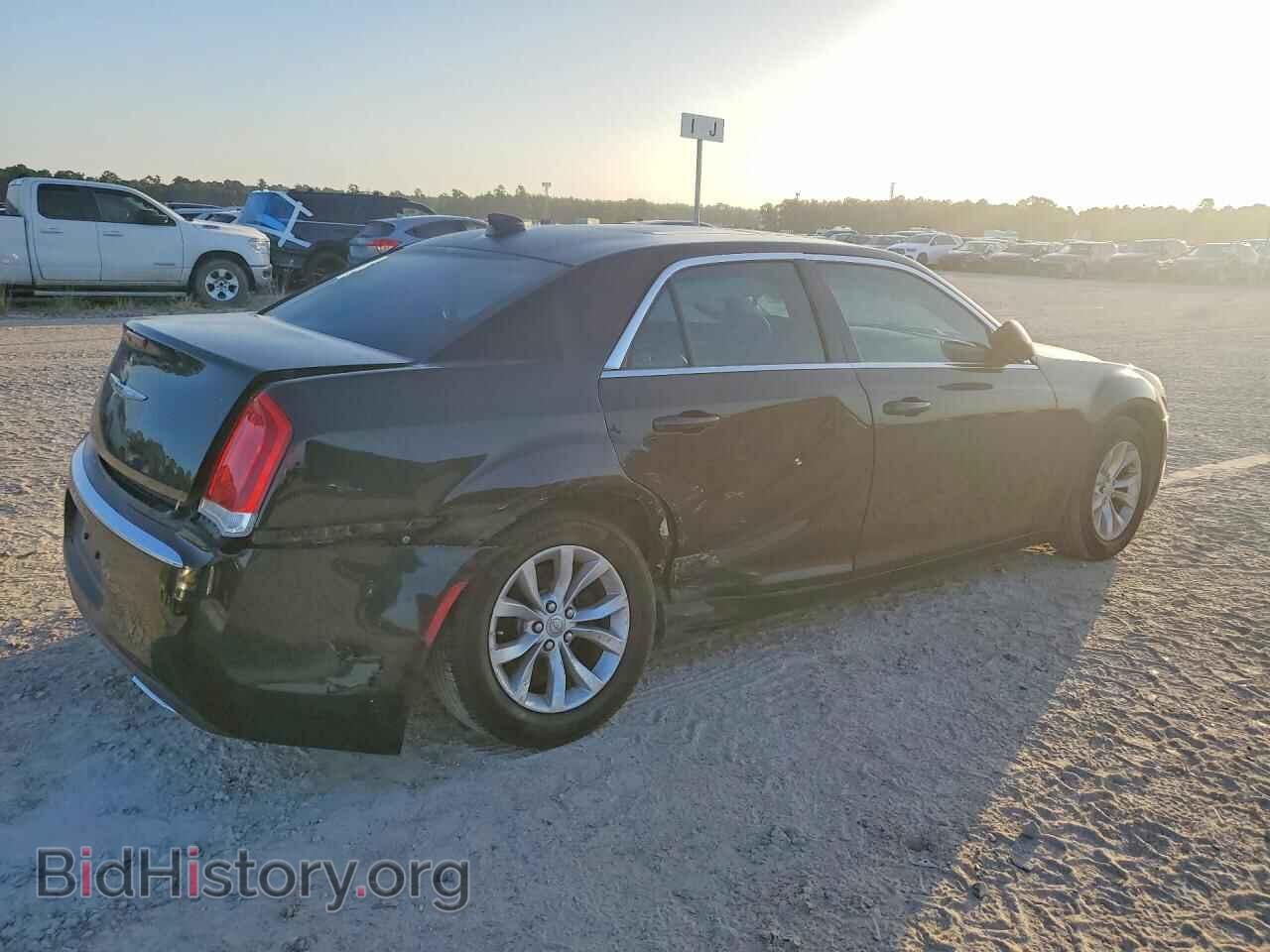 2016 CHRYSLER 300 - VIN: 2C3CCAAG1GH135097 - Photo 3