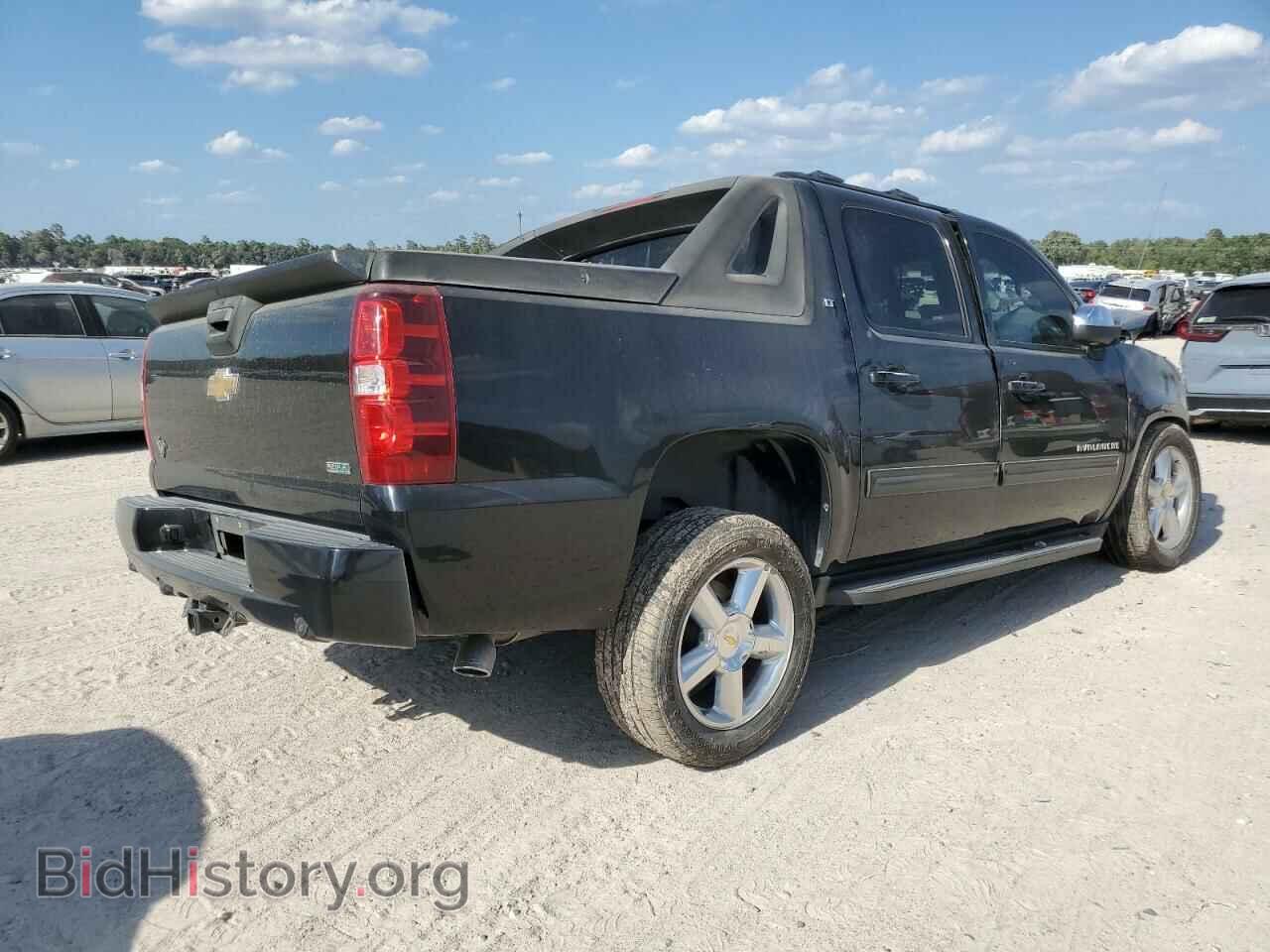 2011 CHEVROLET AVALANCHE - VIN: 3GNMCFE07BG372235 - Фото 3