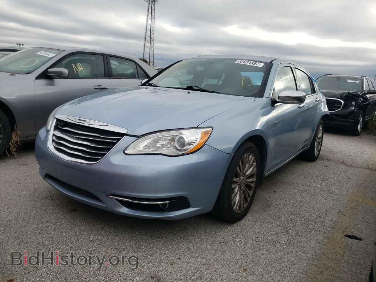 2013 CHRYSLER 200 - VIN: 1C3CCBCG0DN515537 - Фото 2