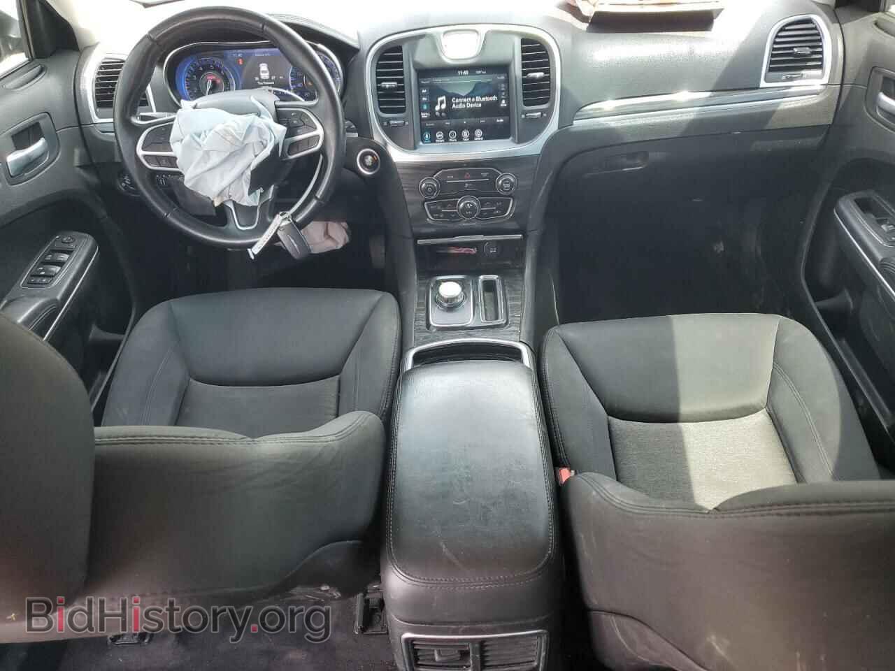2018 CHRYSLER 300 - VIN: 2C3CCAAG1JH338529 - Фото 8