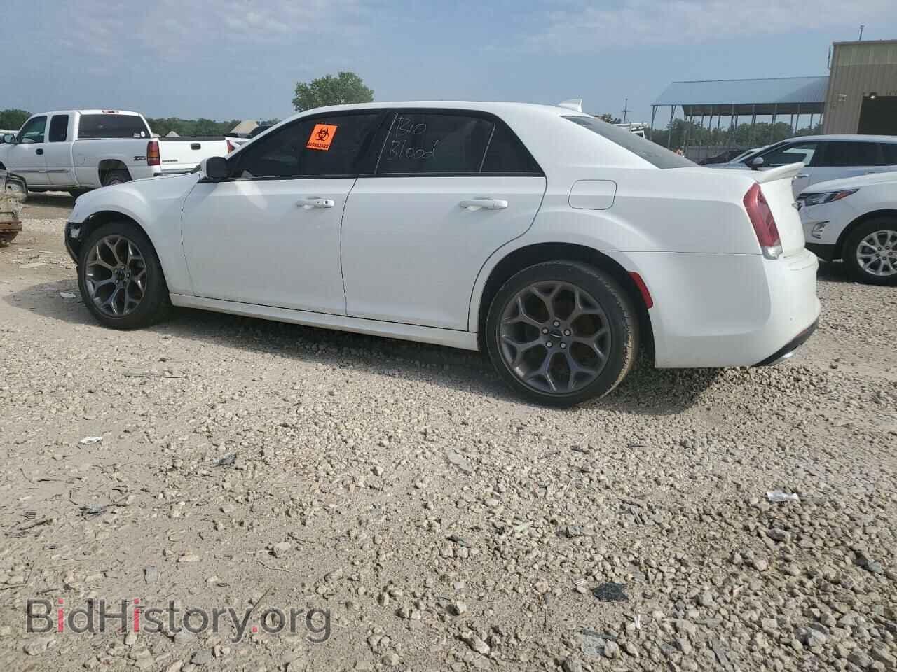 2018 CHRYSLER 300 - VIN: 2C3CCABG5JH277832 - Фото 2