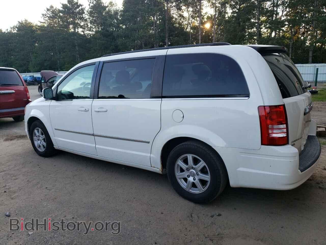 2010 CHRYSLER MINIVAN - VIN: 2A4RR8DX8AR358368 - Фото 2