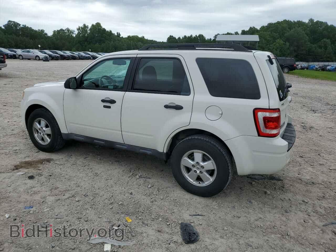 2011 FORD ESCAPE - VIN: 1FMCU0D76BKB74747 - Photo 2