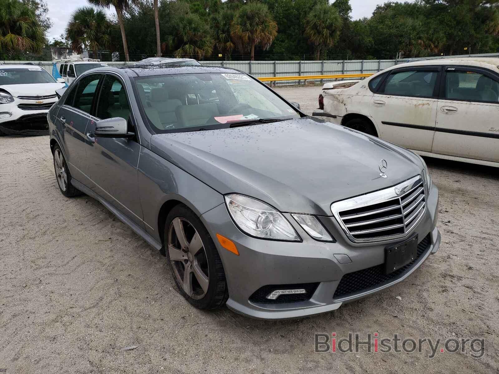 Photo WDDHF8HB9BA445586 - MERCEDES-BENZ E-CLASS 2011