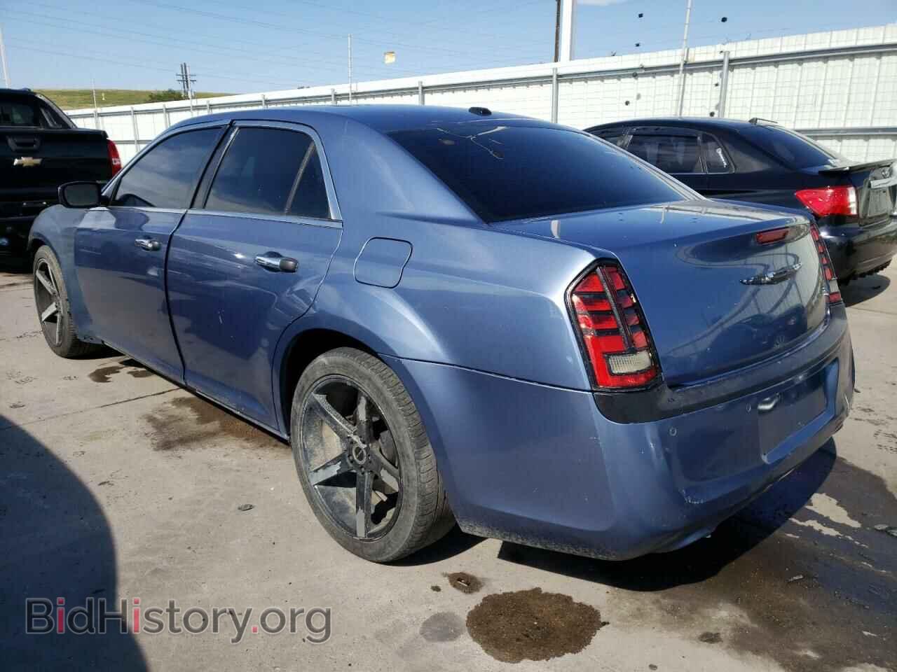 2011 CHRYSLER 300 - VIN: 2C3CA6CT2BH585329 - Фото 2