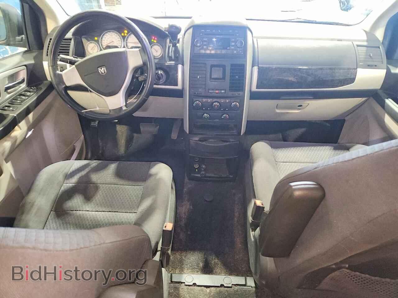 2010 DODGE CARAVAN - VIN: 2D4RN5D16AR135647 - Photo 8