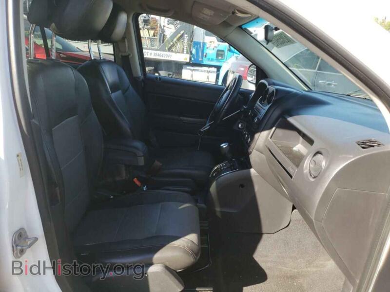 2011 Jeep COMPASS (VIN 1J4NF1FB3BD210701) — фото 5 из 10