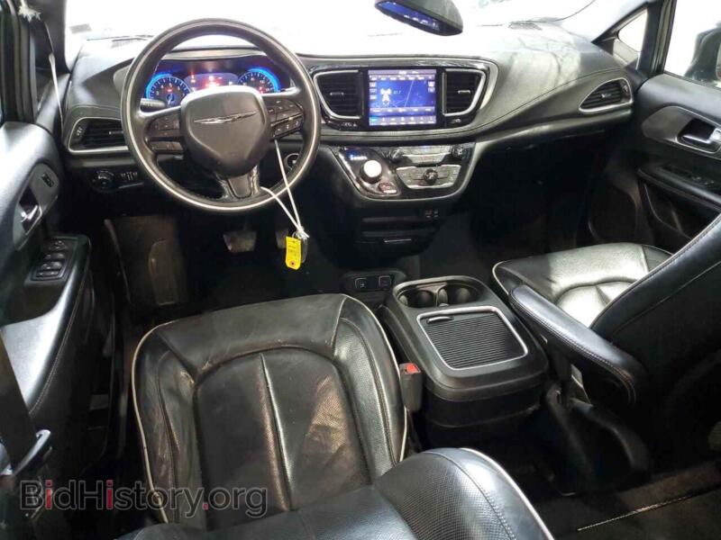 2019 Chrysler PACIFICA (VIN 2C4RC1GG4KR541701) — photo 8 of 15