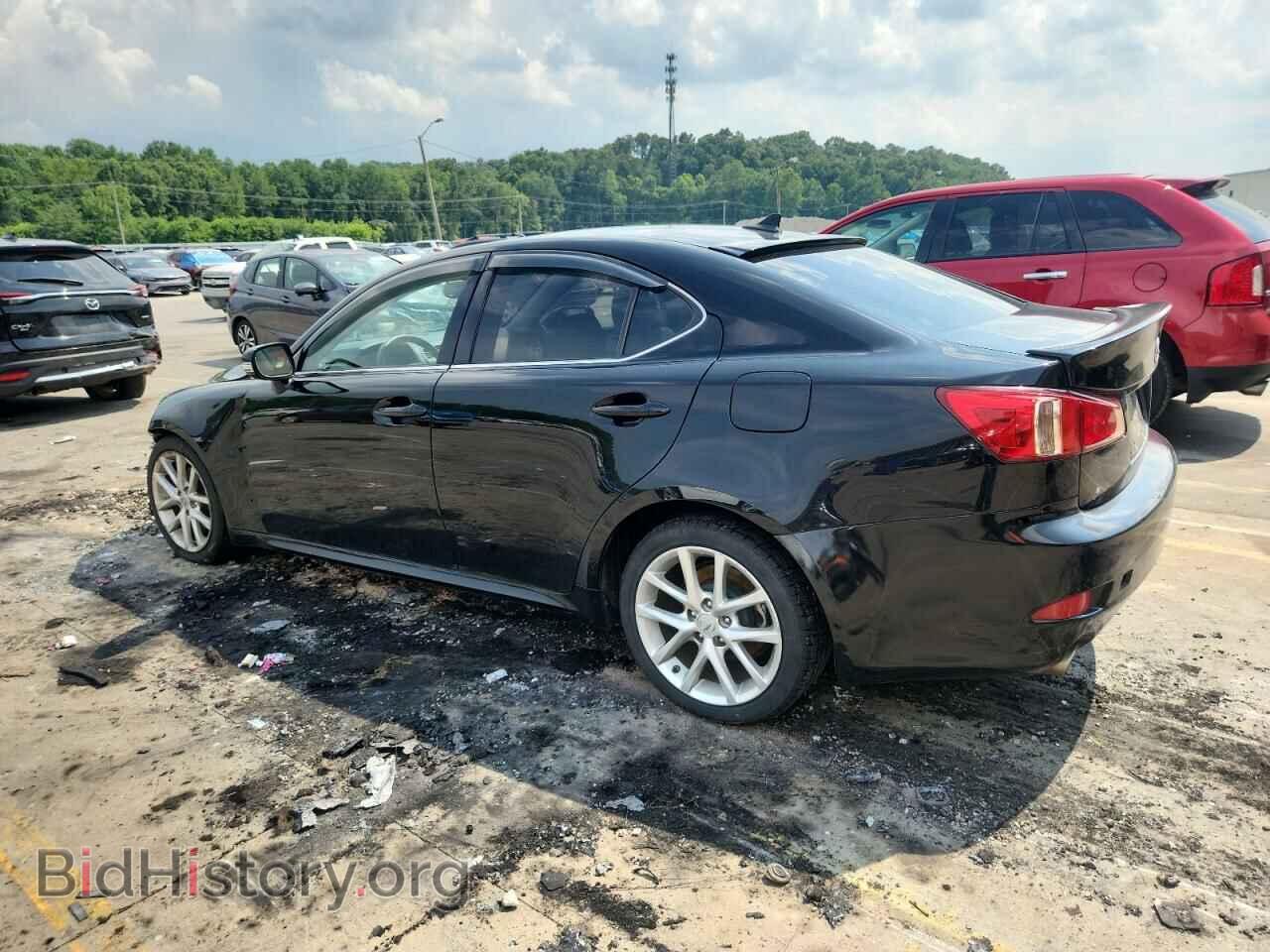 2011 LEXUS IS - VIN: JTHCF5C28B5044712 - Photo 2