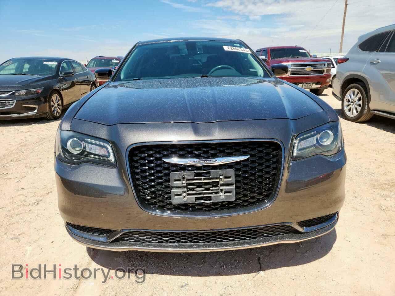 2019 CHRYSLER 300 - VIN: 2C3CCAAG3KH758147 - Фото 5
