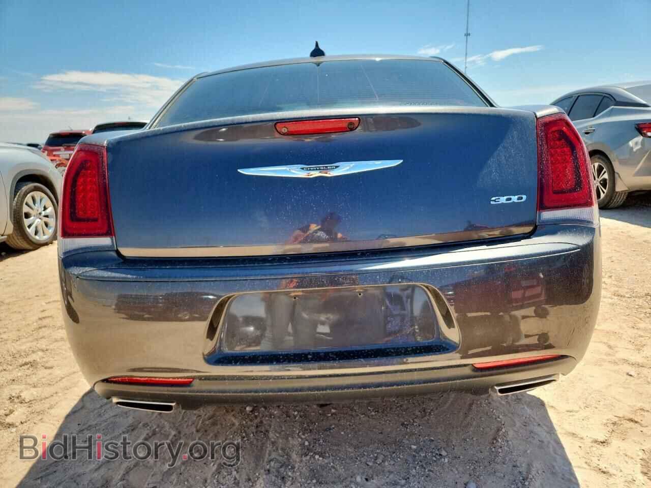 2019 CHRYSLER 300 - VIN: 2C3CCAAG3KH758147 - Фото 6