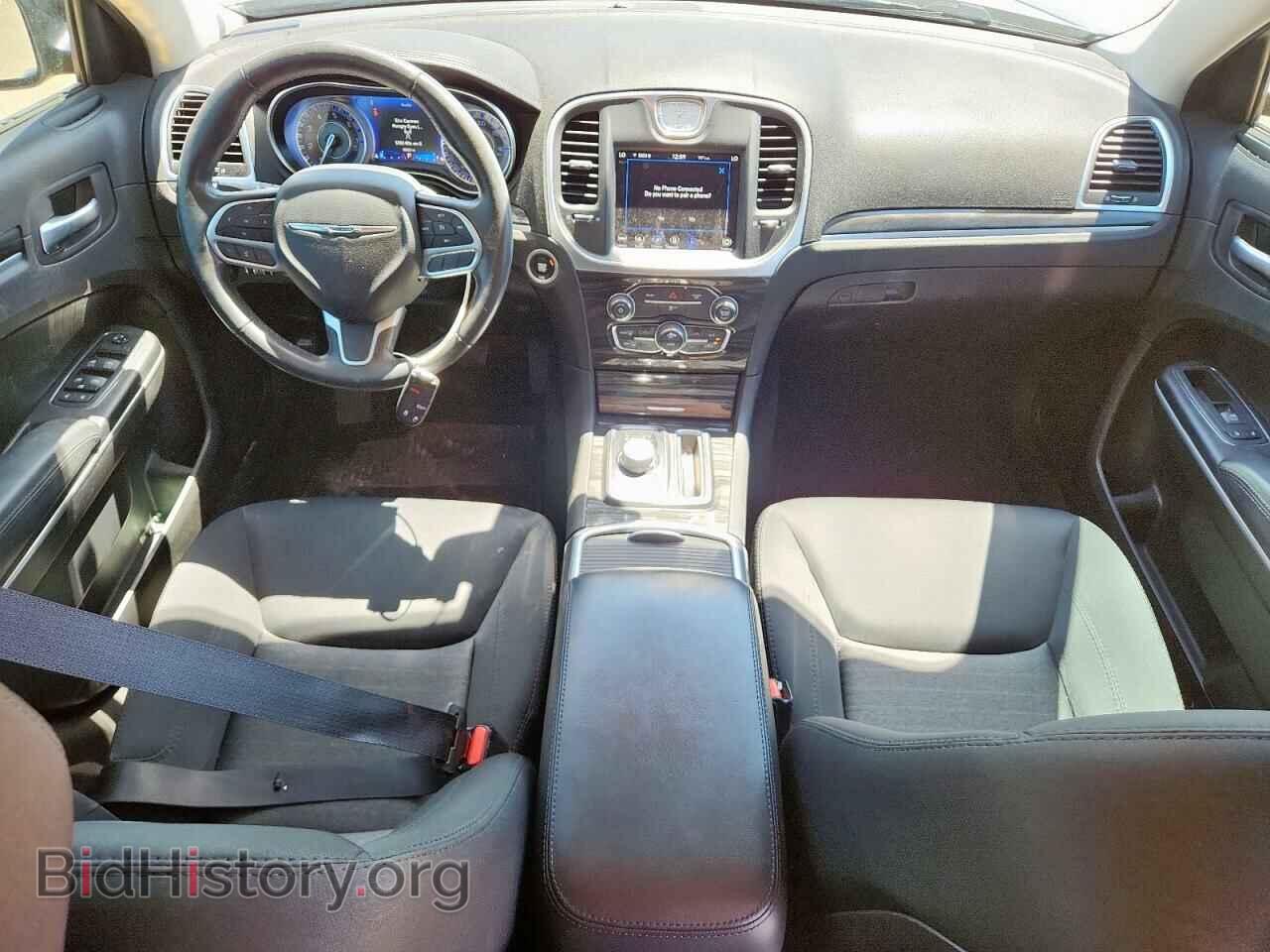 2019 CHRYSLER 300 - VIN: 2C3CCAAG3KH758147 - Фото 8