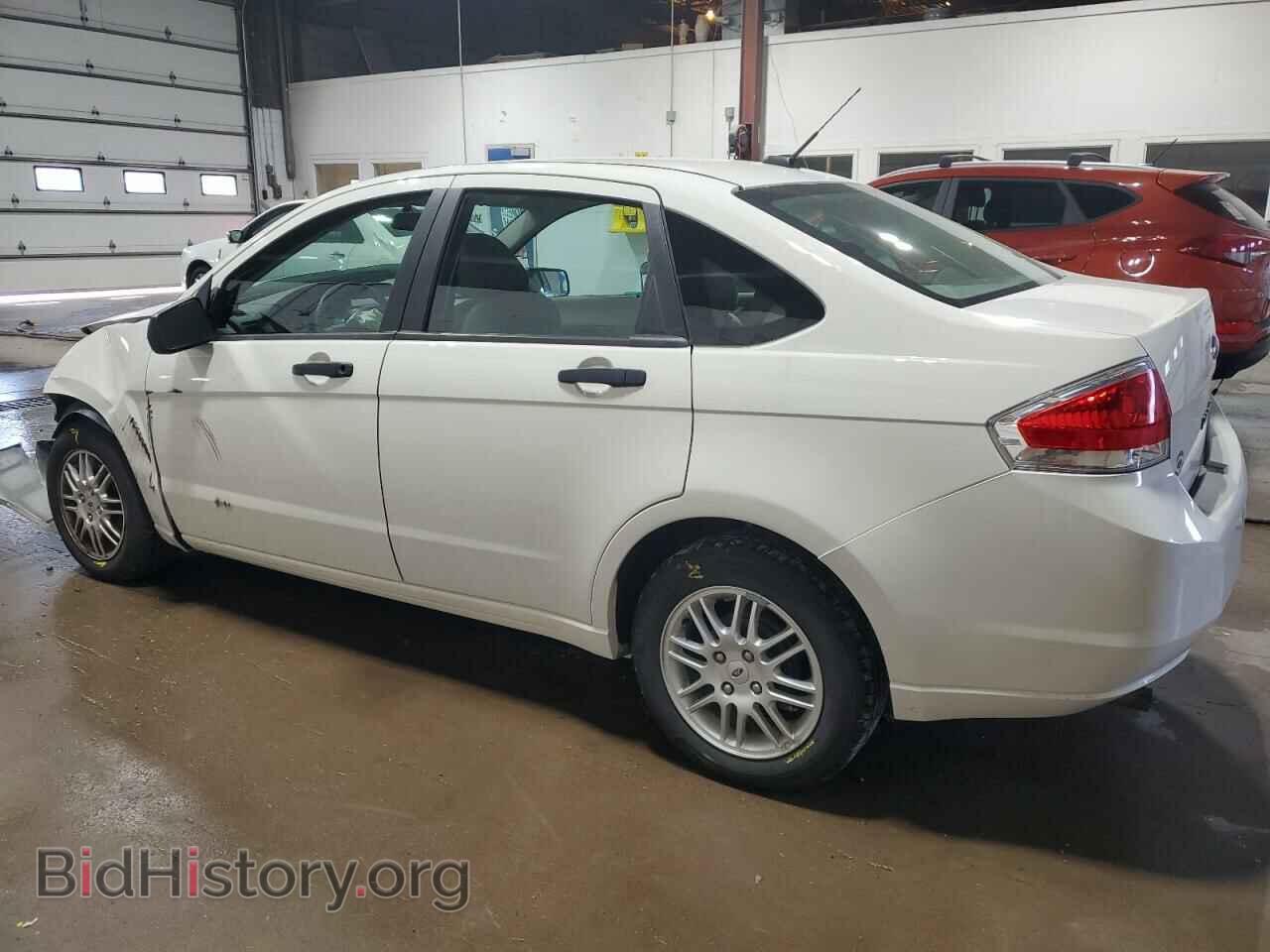 2011 FORD FOCUS - VIN: 1FAHP3FN8BW135168 - Фото 2