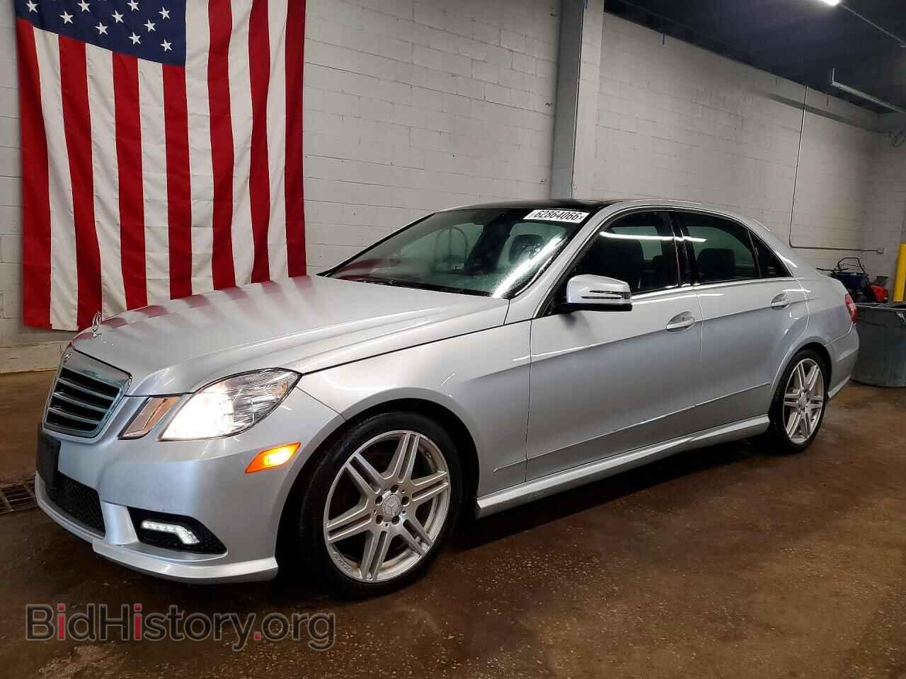 Photo WDDHF8HB4BA301072 - MERCEDES-BENZ E-CLASS 2011