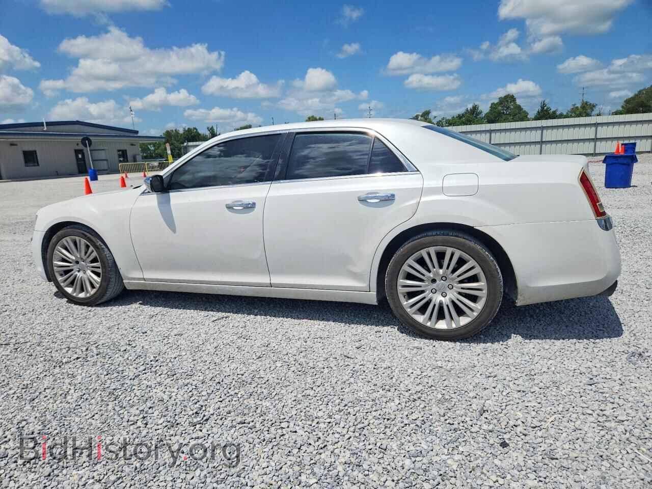 2013 CHRYSLER 300 - VIN: 2C3CCAET2DH577390 - Photo 2