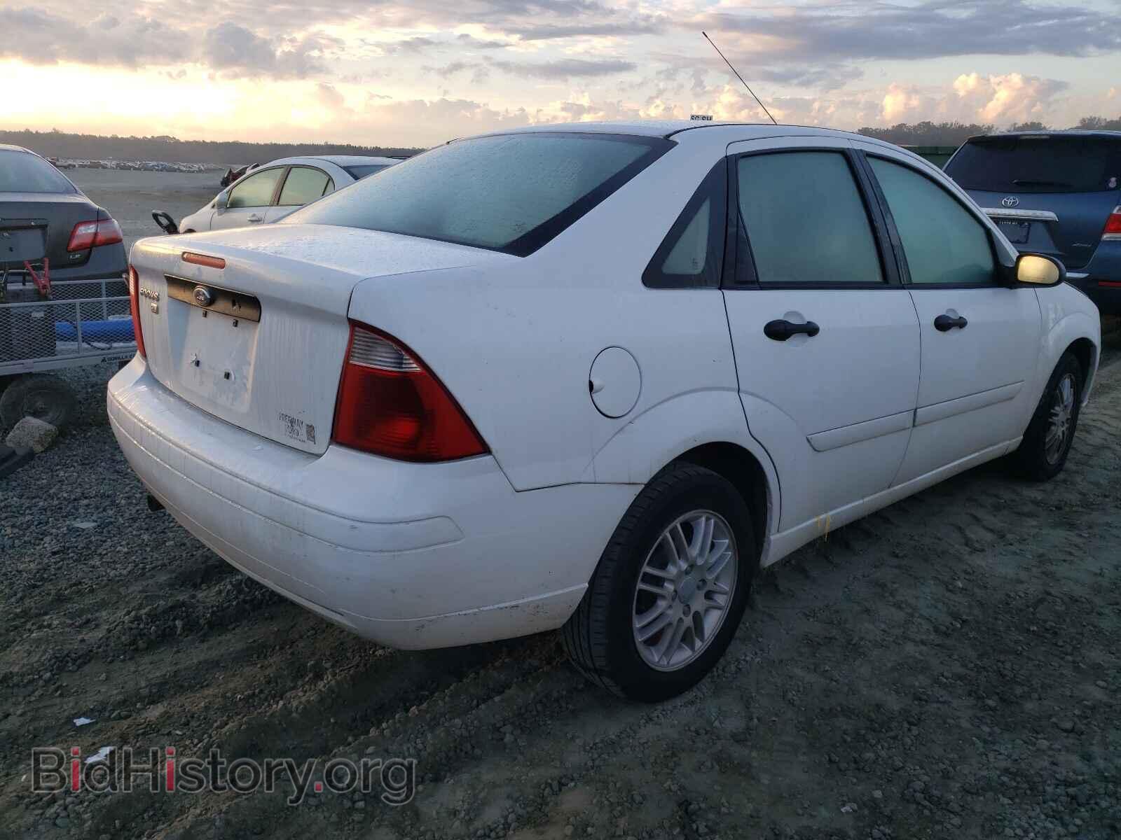 2007 FORD FOCUS - VIN: 1FAFP34N37W122670 - Фото 4