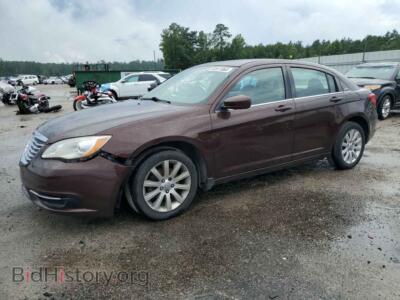 2013 Chrysler 200 Touring, бордовый — VIN 1C3CCBBB8DN700280, Copart