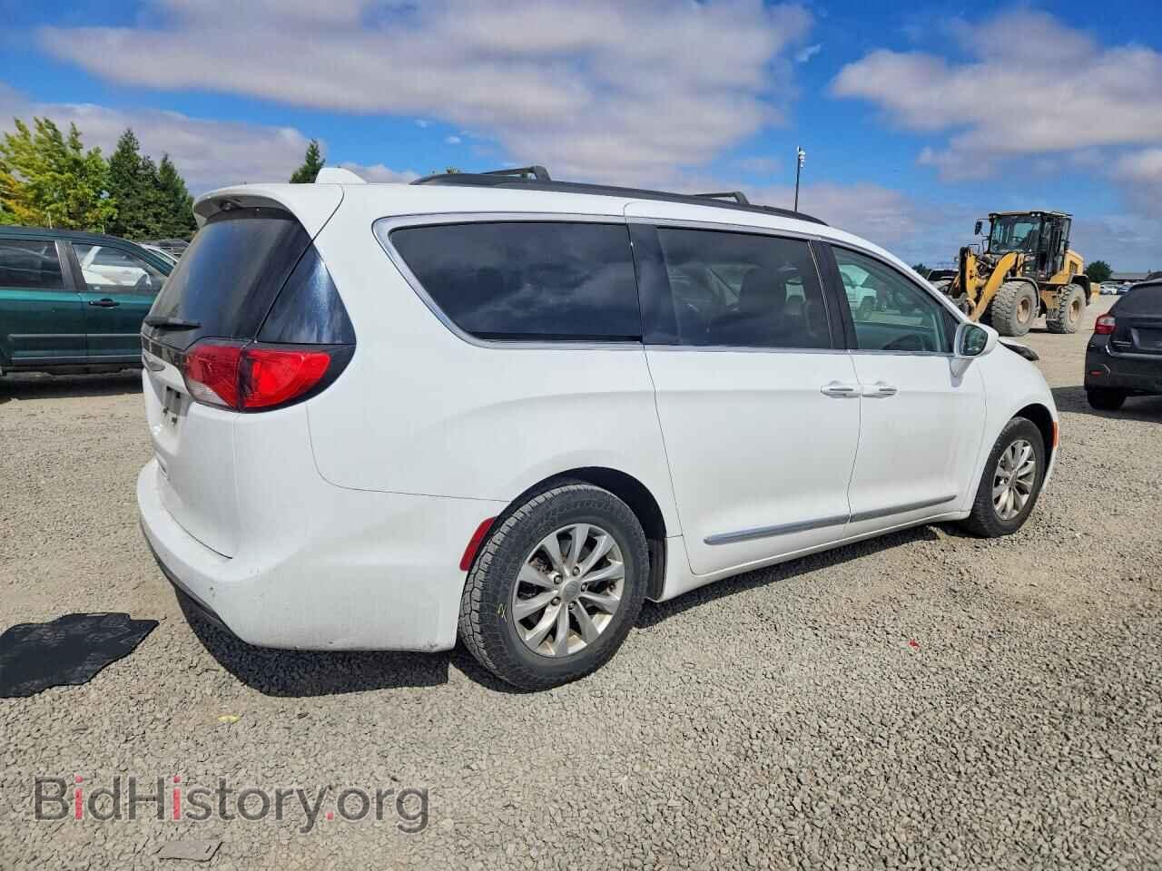 2017 CHRYSLER PACIFICA - VIN: 2C4RC1BG2HR815929 - Photo 3