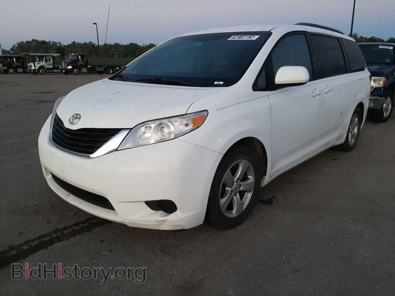 2013 TOYOTA SIENNA - VIN: 5TDKK3DC8DS294873 - Фото 2