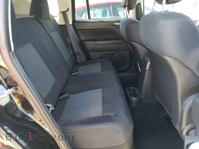 2011 Jeep COMPASS (VIN 1J4NT1FBXBD189578) — photo 6 of 10