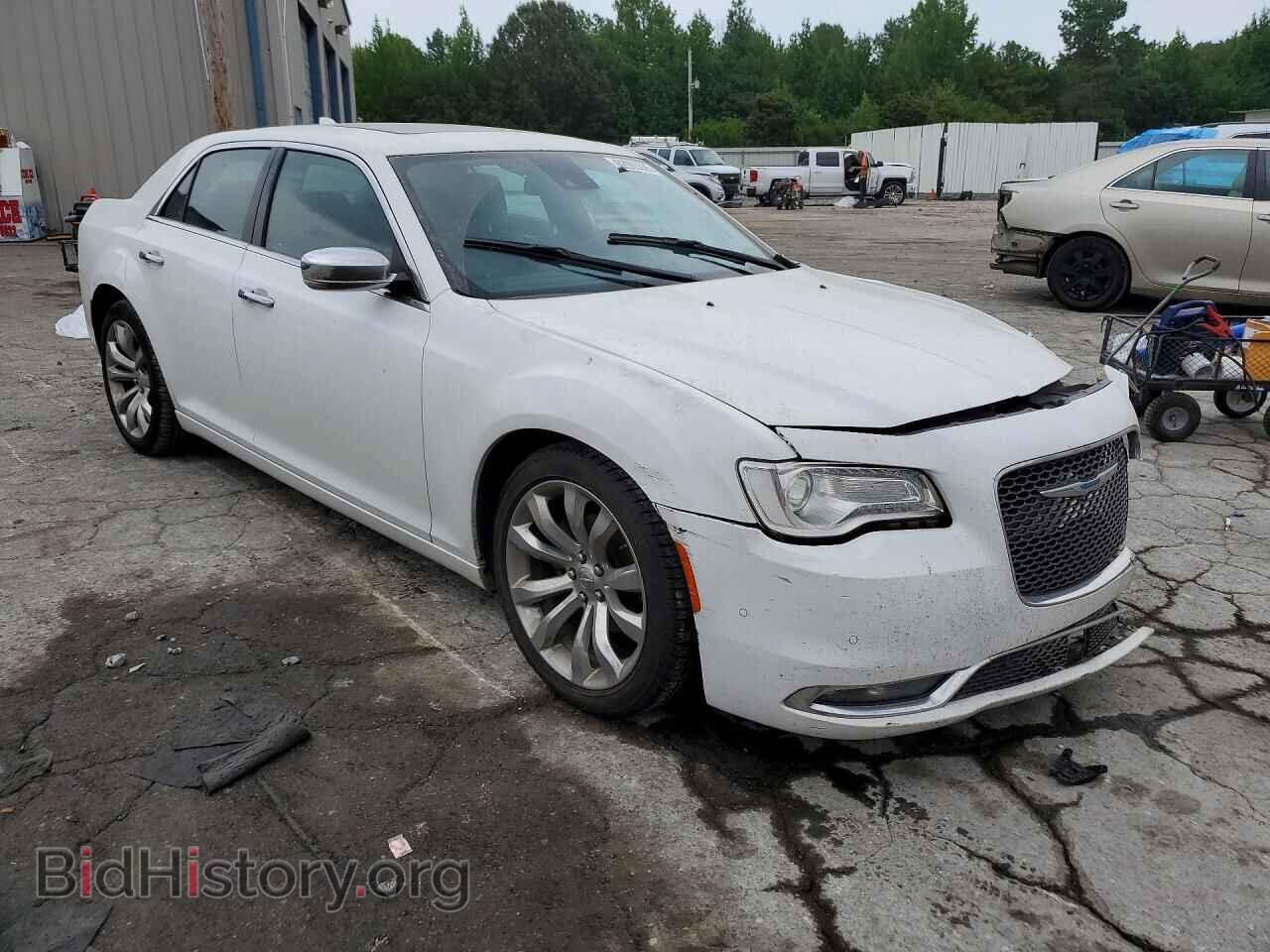 2019 CHRYSLER 300 - VIN: 2C3CCAEG7KH722584 - Photo 4