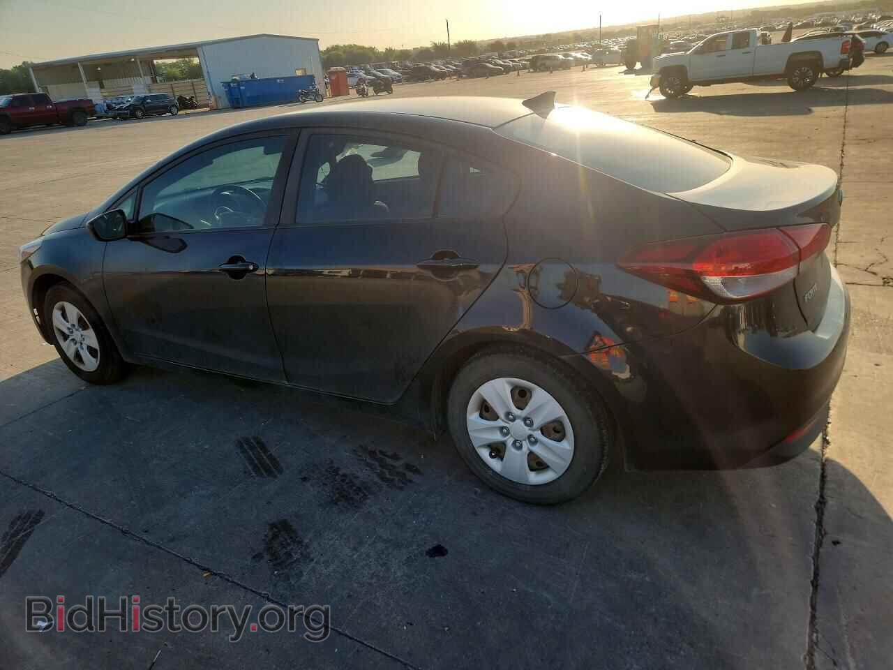 2017 KIA FORTE - VIN: 3KPFK4A7XHE083611 - Фото 2