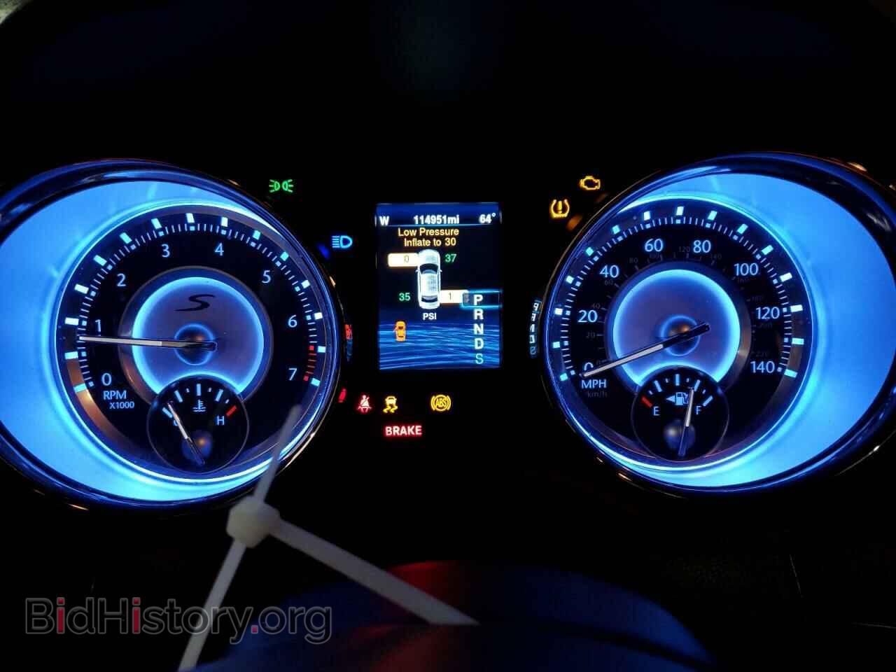 2014 CHRYSLER 300 - VIN: 2C3CCAGG7EH297725 - Фото 9