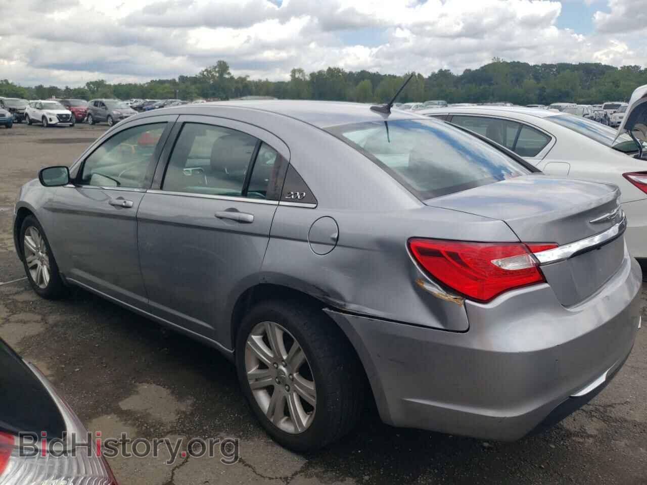 2013 CHRYSLER 200 - VIN: 1C3CCBAB2DN647402 - Photo 2
