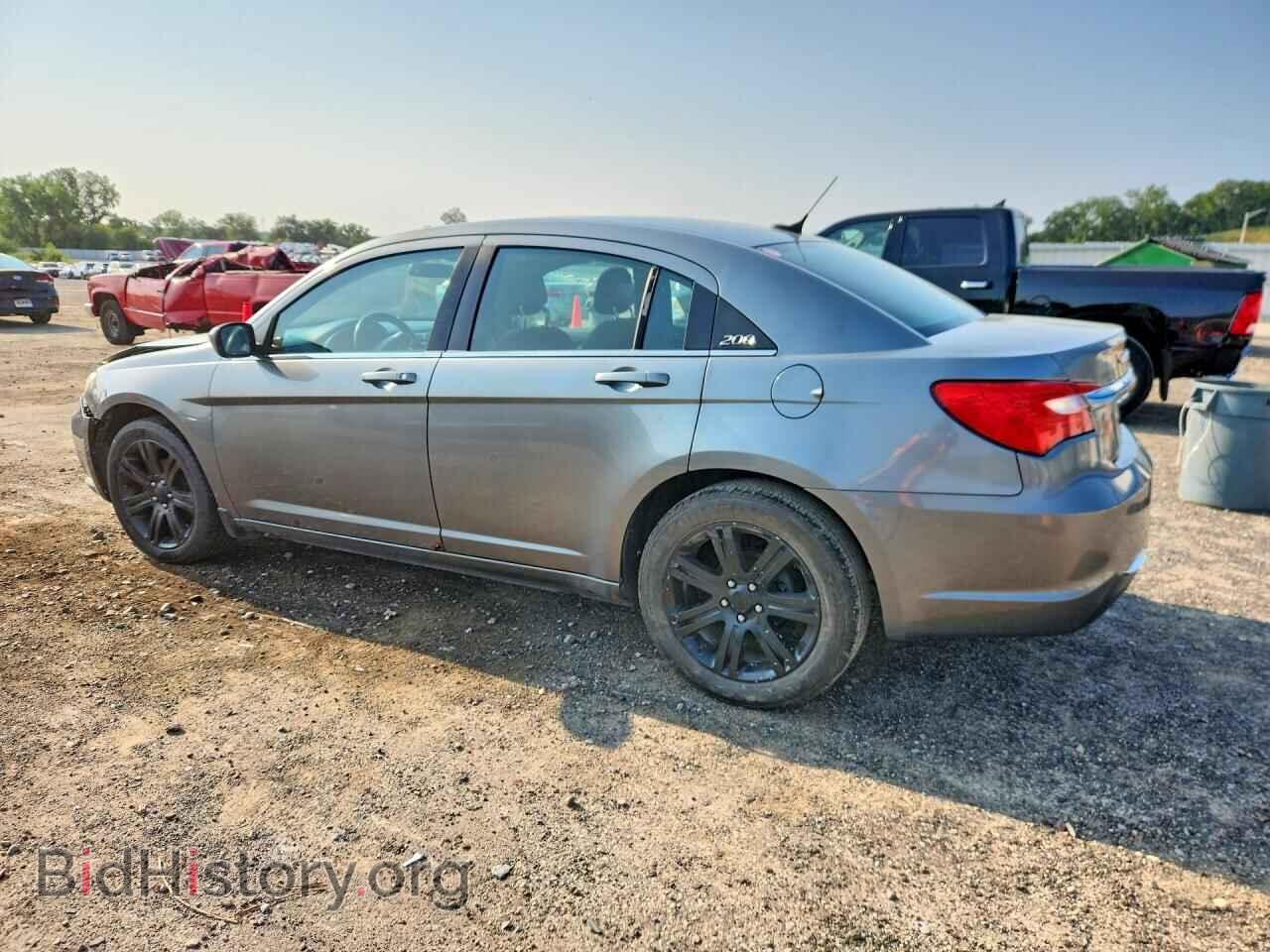 2011 CHRYSLER 200 - VIN: 1C3BC1FB0BN614619 - Photo 2
