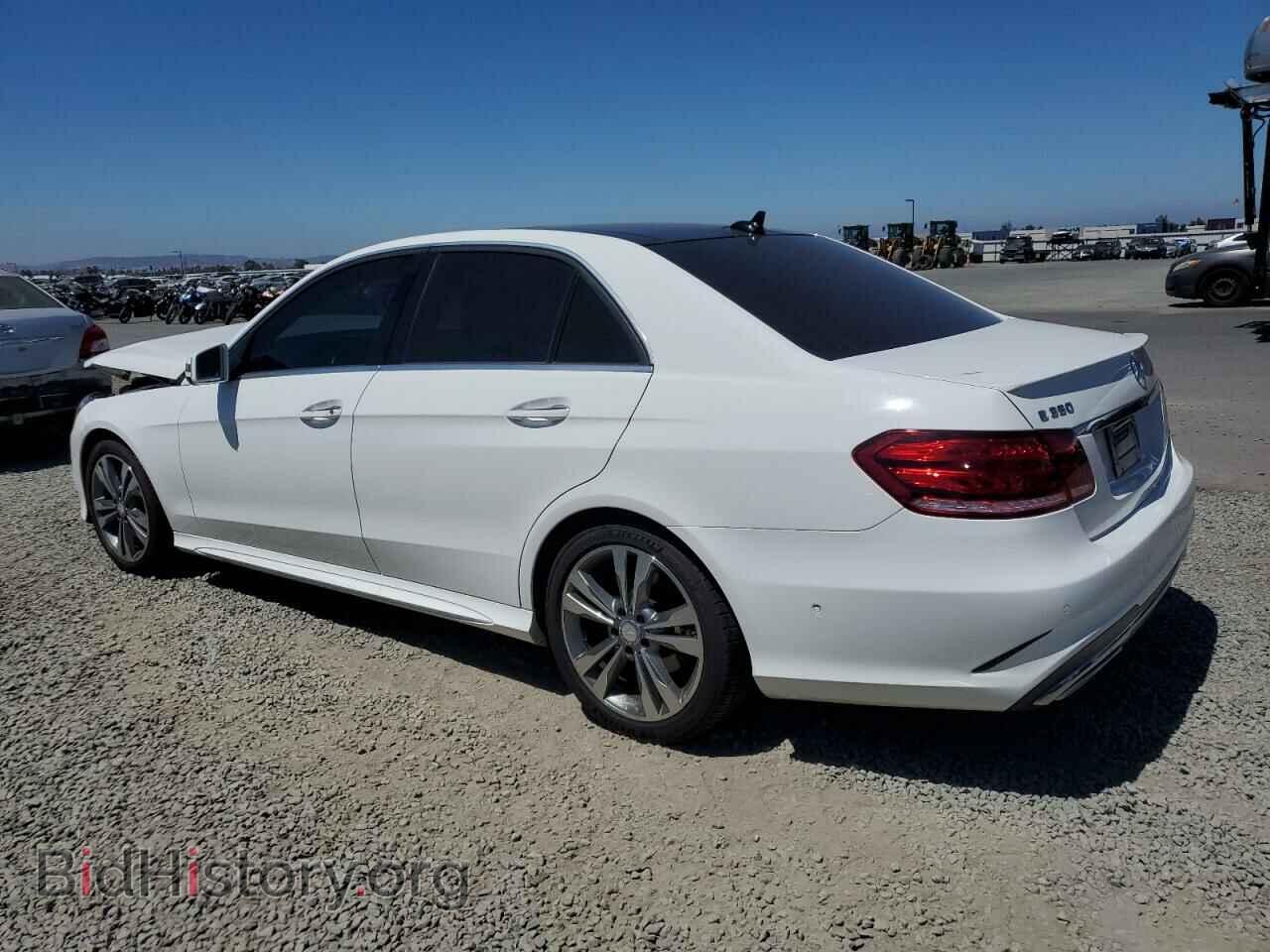 2015 MERCEDES-BENZ E-CLASS - VIN: WDDHF5KB8FB132102 - Фото 2