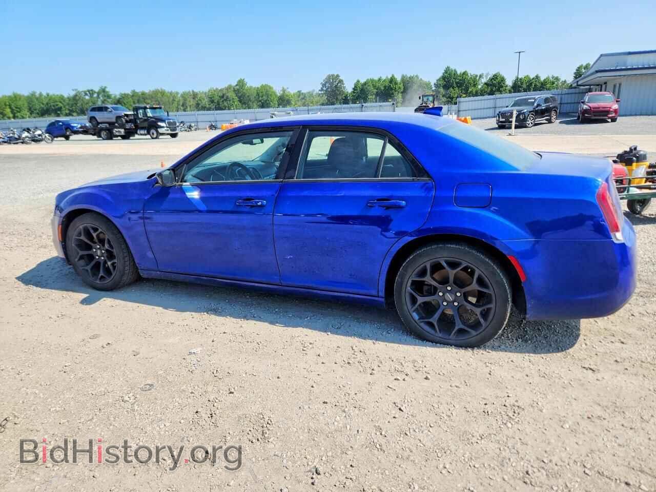 2019 CHRYSLER 300 - VIN: 2C3CCAAG6KH666255 - Фото 2