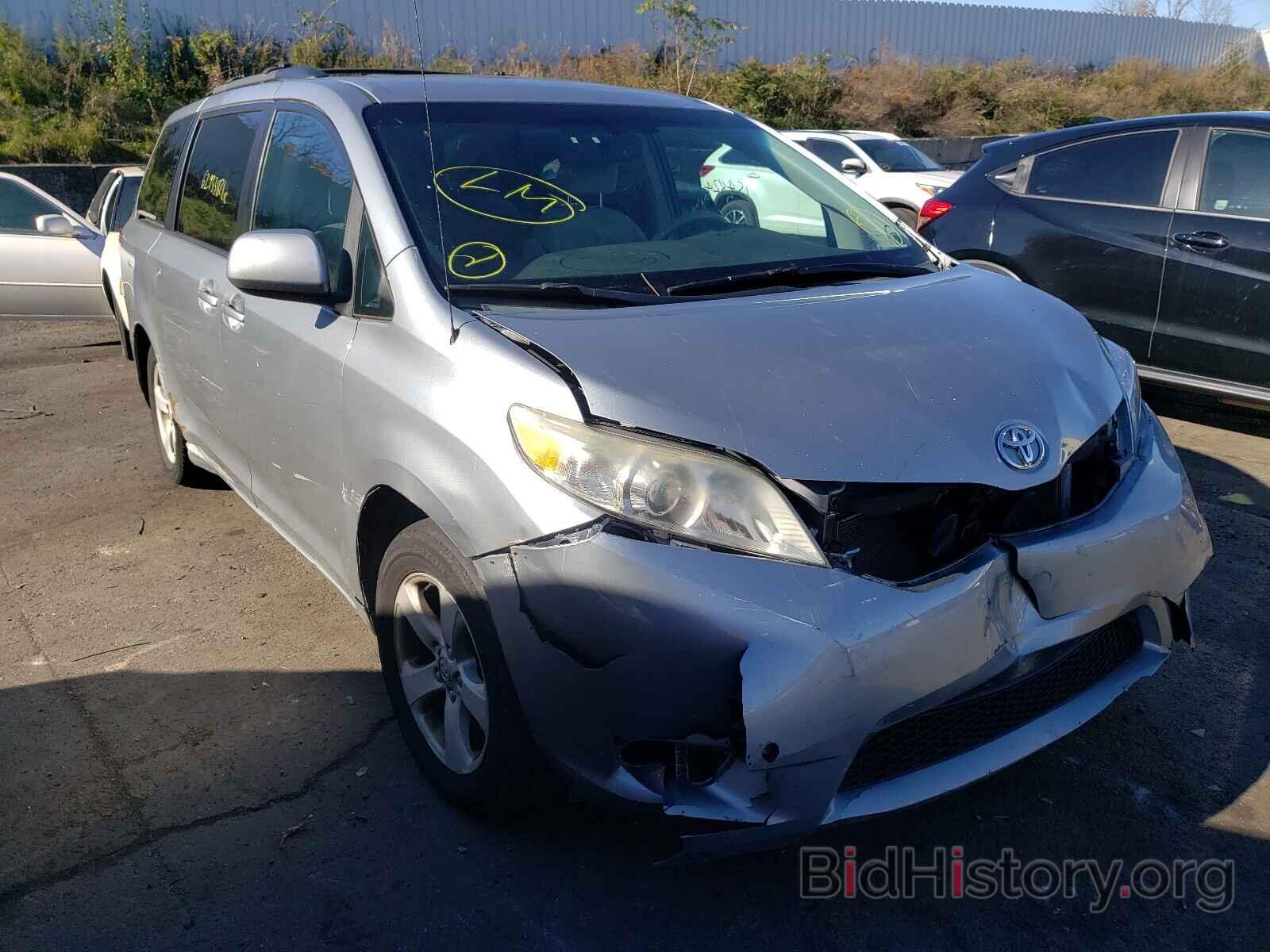 Фотография 5TDKK3DC1BS061687 - TOYOTA SIENNA 2011