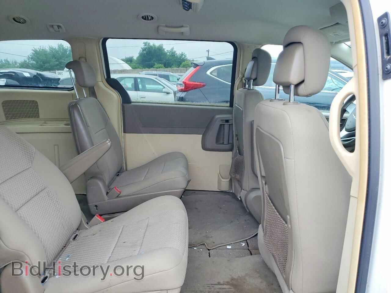 2010 CHRYSLER MINIVAN - VIN: 2A4RR2D18AR351803 - Photo 11