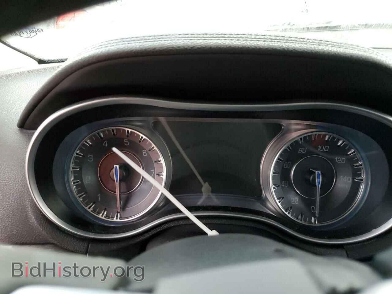 2017 CHRYSLER 300 - VIN: 2C3CCAAG3HH593693 - Фото 8