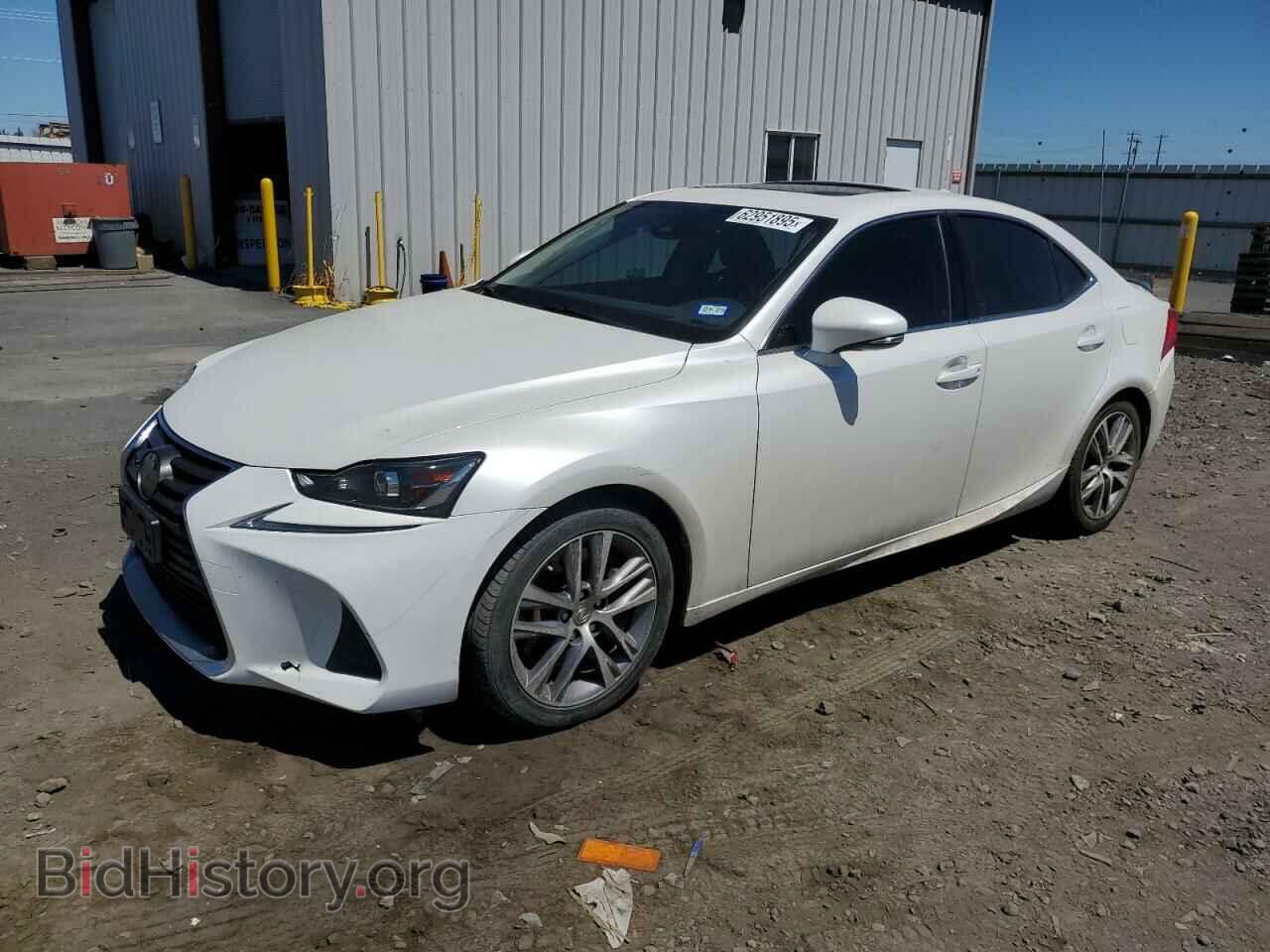 Photo JTHBA1D28J5073711 - LEXUS IS 2018