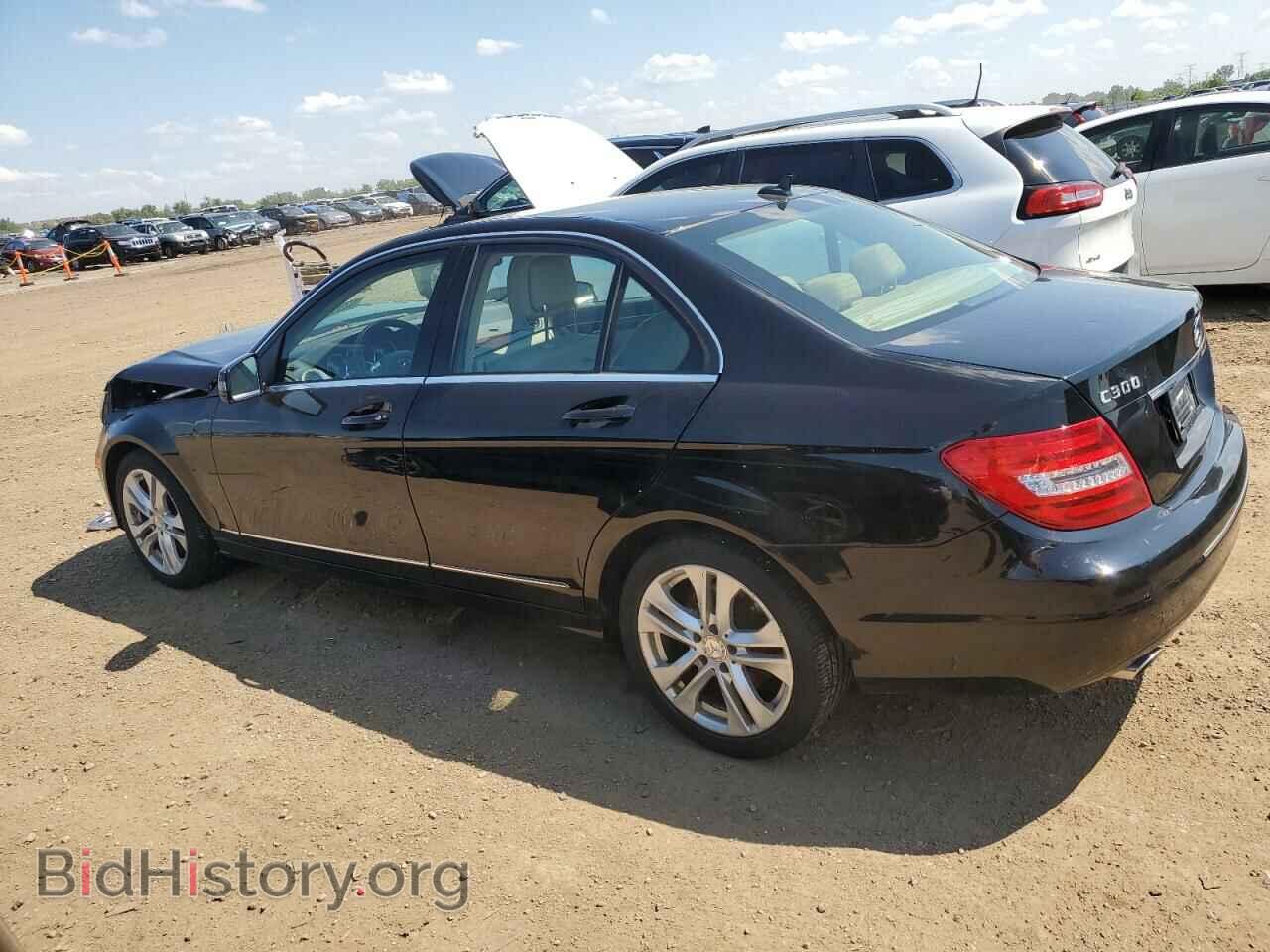 2013 MERCEDES-BENZ C-CLASS - VIN: WDDGF8AB8DR240836 - Фото 2