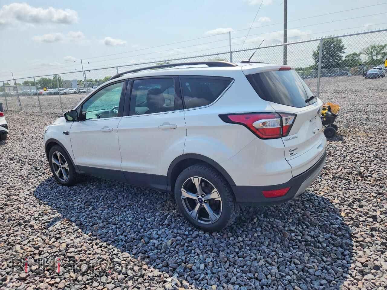 2017 FORD ESCAPE - VIN: 1FMCU0GD7HUD65012 - Фото 2