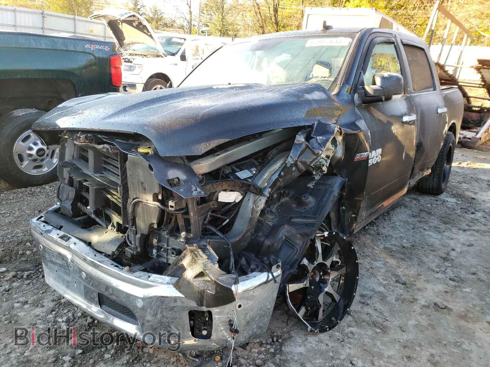 2017 RAM 1500 - VIN: 3C6RR7LT2HG593824 - Фото 2