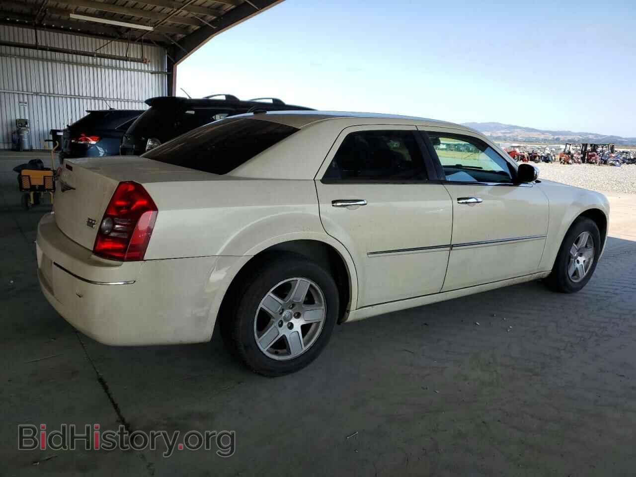 2010 CHRYSLER 300 - VIN: 2C3CA5CV3AH315343 - Фото 3