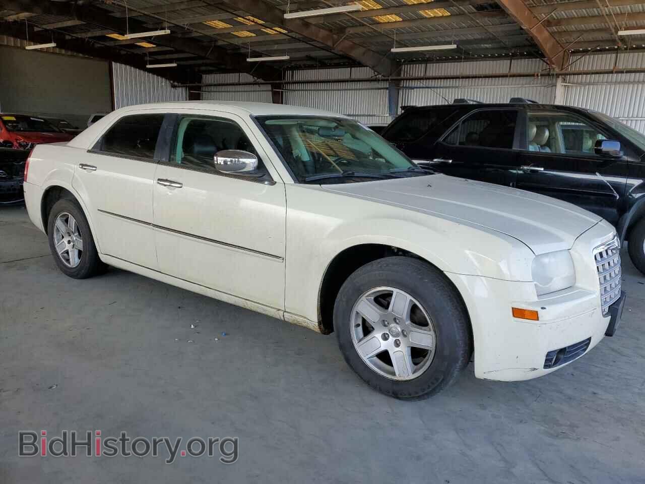 2010 CHRYSLER 300 - VIN: 2C3CA5CV3AH315343 - Фото 4