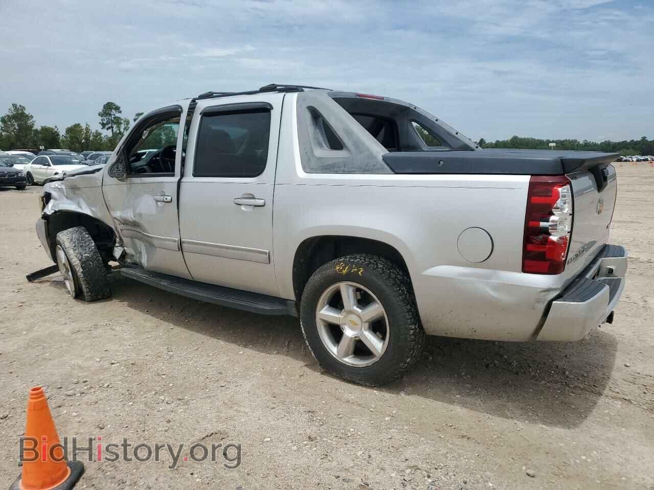 2011 CHEVROLET AVALANCHE - VIN: 3GNTKEE35BG112113 - Фото 2
