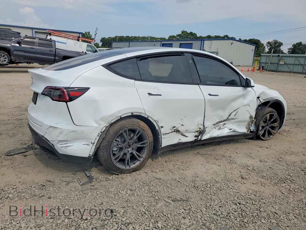 2025 TESLA MODEL Y - VIN: 7SAYGDEDXSA375092 - Photo 3
