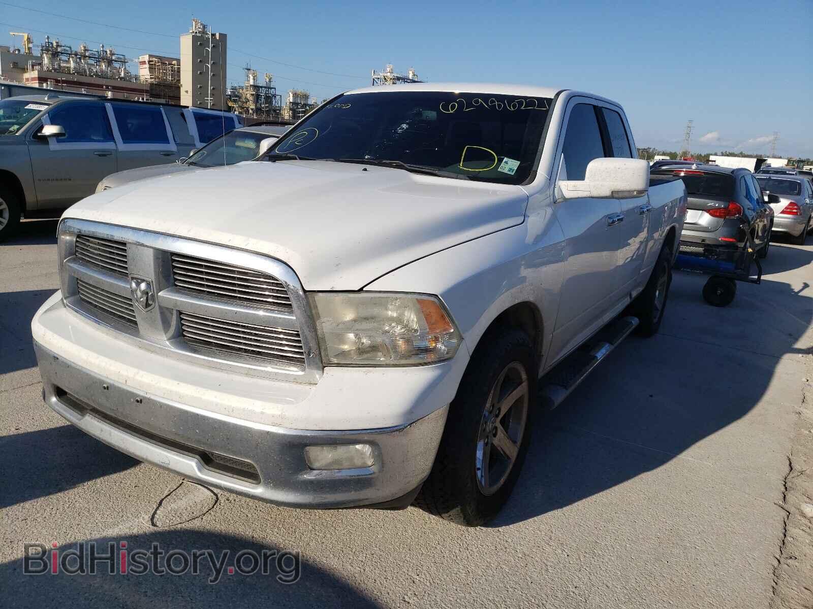 2011 DODGE RAM 1500 - VIN: 1D7RB1GT2BS696512 - Фото 2
