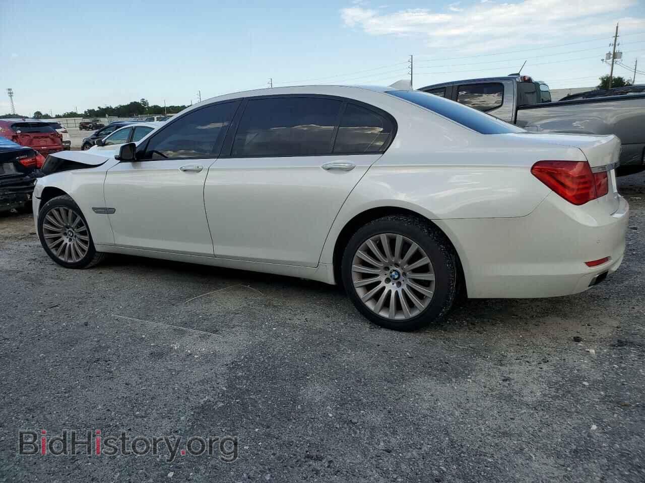 2012 BMW 7 SERIES - VIN: WBAKB8C58CDX20519 - Фото 2