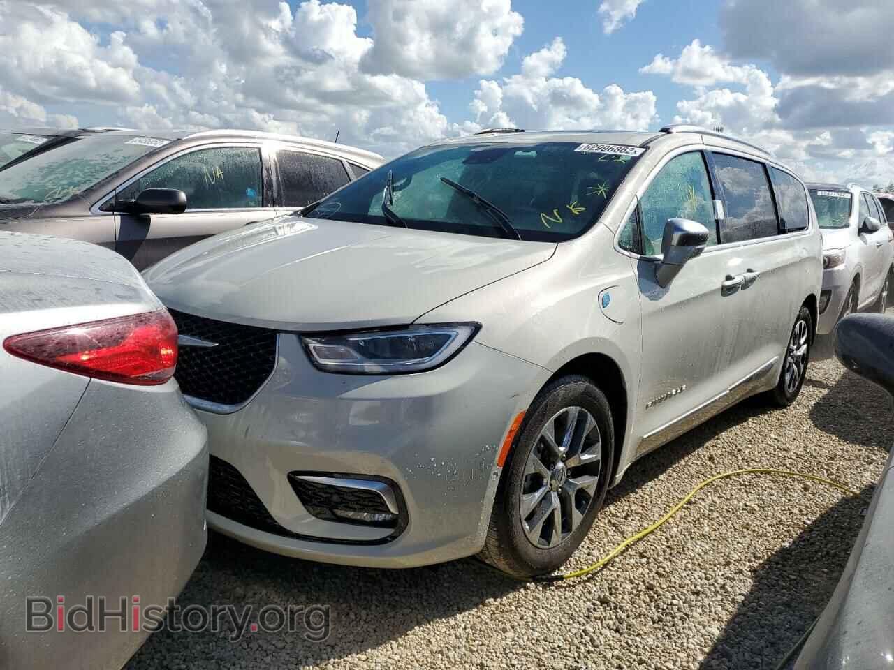 2021 CHRYSLER PACIFICA - VIN: 2C4RC1N79MR557706 - Фото 2