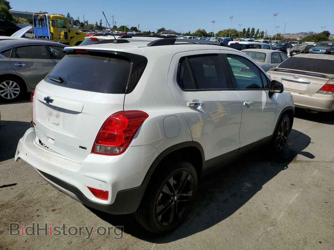 2018 CHEVROLET TRAX - VIN: 3GNCJPSB3JL398043 - Фото 3