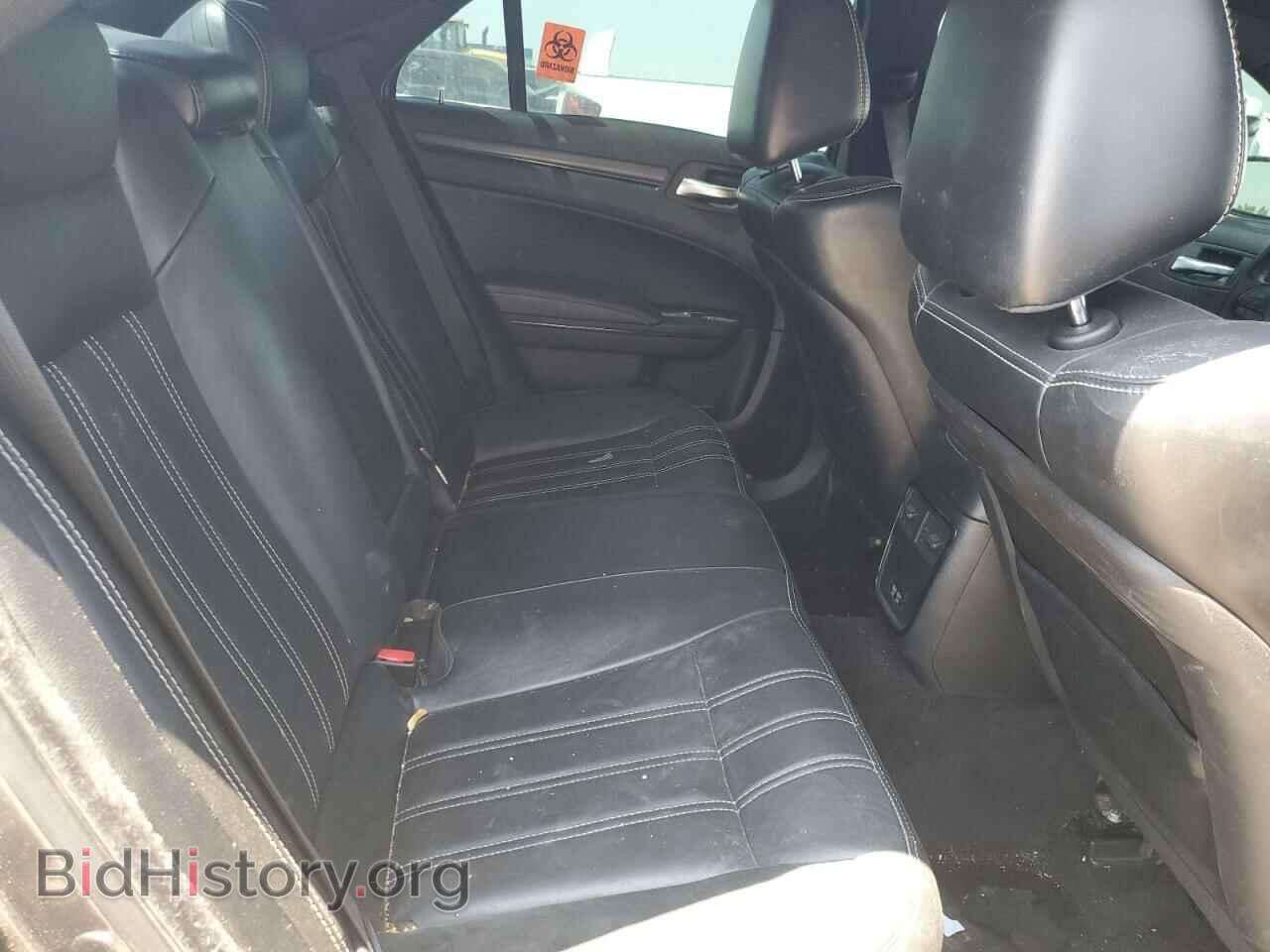 2016 CHRYSLER 300 - VIN: 2C3CCABG4GH229893 - Фото 10