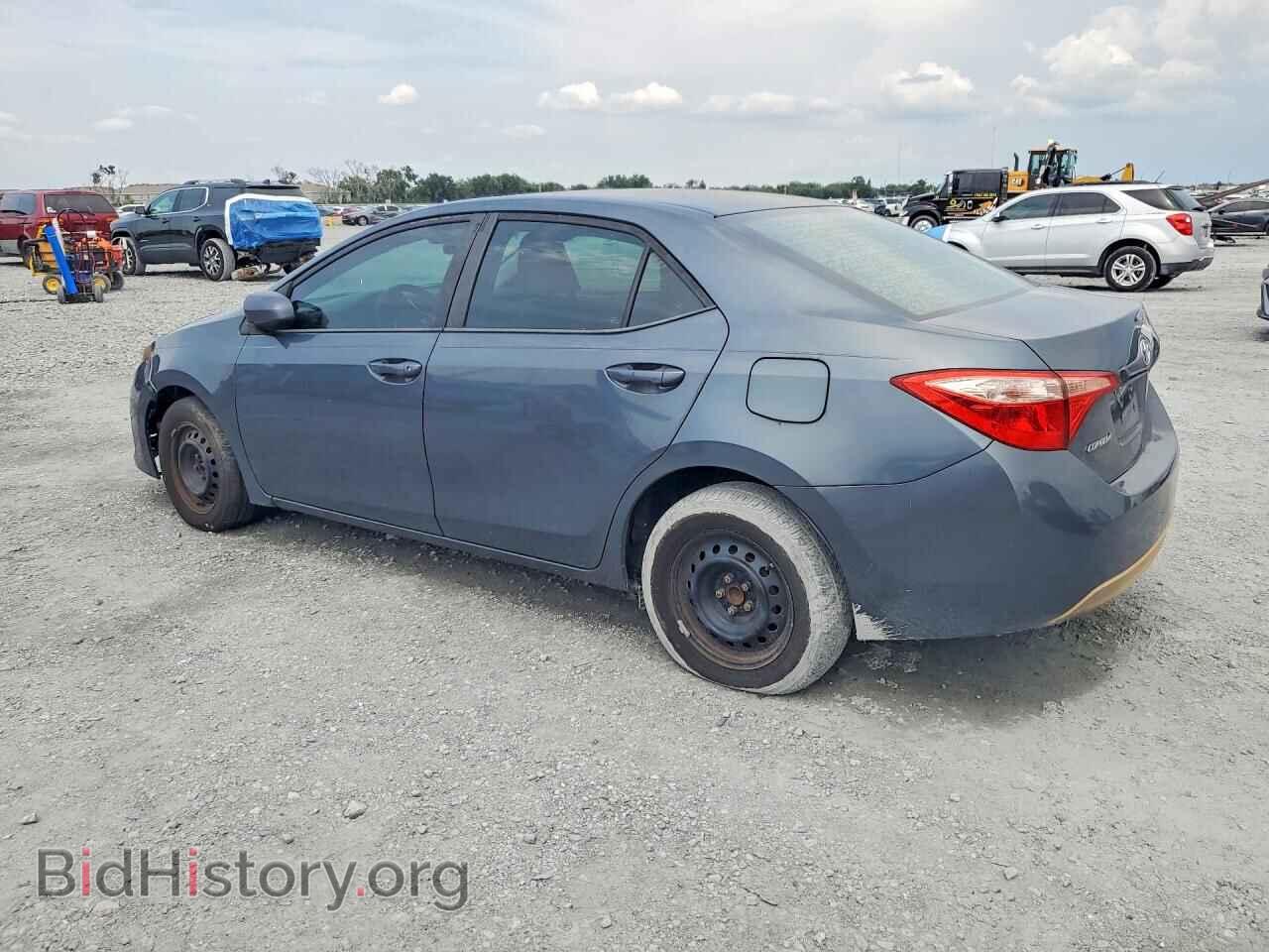 2018 TOYOTA COROLLA - VIN: 5YFBURHE3JP806021 - Photo 2