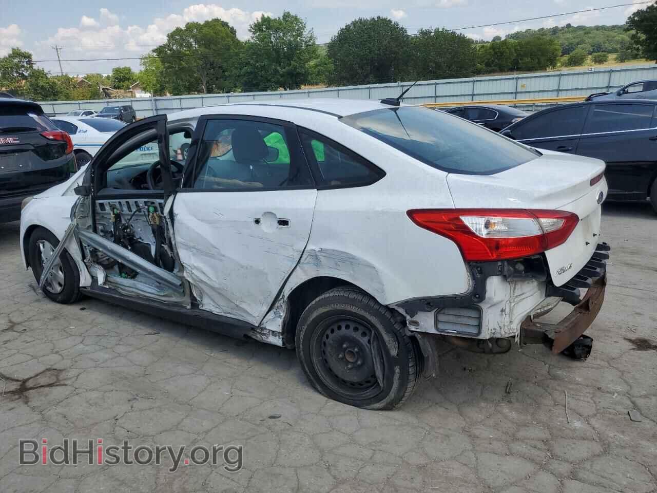 2013 FORD FOCUS - VIN: 1FADP3E20DL285642 - Photo 2