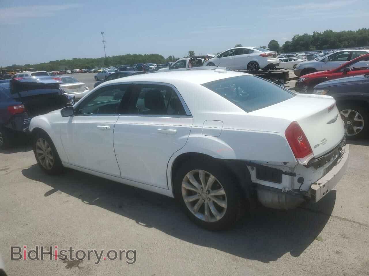 2017 CHRYSLER 300 - VIN: 2C3CCARG9HH607648 - Фото 2